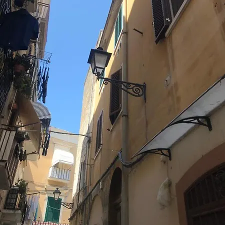 Via Dell'azzurra 3* Бари