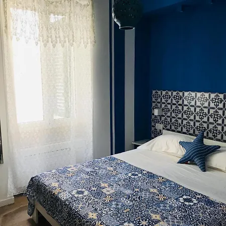 Via Dell'azzurra 3* Μπάρι