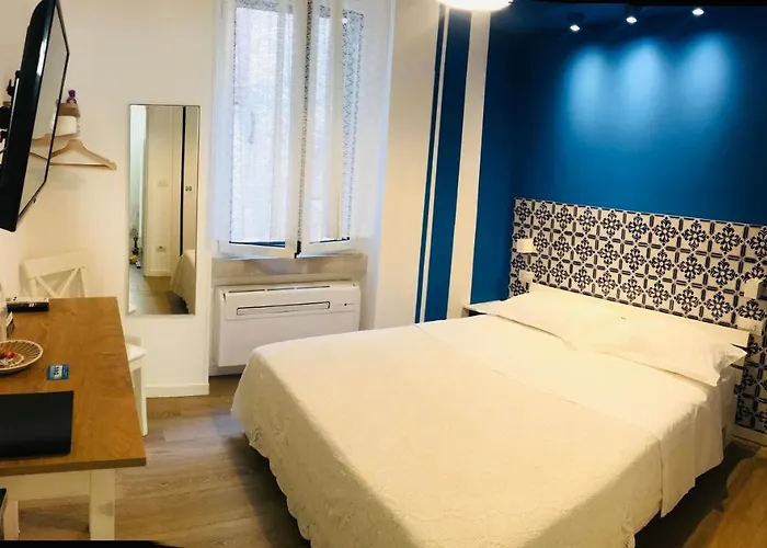 Via Dell'azzurra 3* 바리