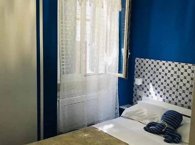 Via Dell'azzurra 巴里