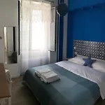 Via Dell'azzurra 3* Bari