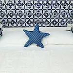 Via Dell'azzurra 3* Bari