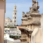 Couette-café Via Dell'azzurra 3*