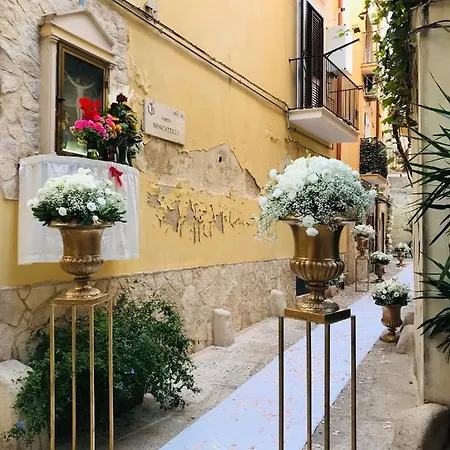 Via Dell'azzurra 3*