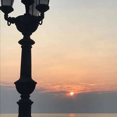 Via Dell'azzurra バーリ