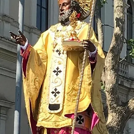 Via Dell'azzurra 3* Bari