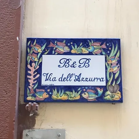 Via Dell'azzurra 3* Bari