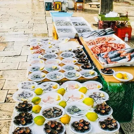 Alojamento de Acomodação e Pequeno-almoço Via Dell'azzurra